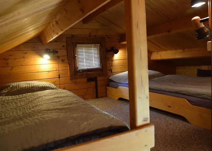 Gemuetliches Blockhaus, Waldblick, Naehe Ber/sxf *