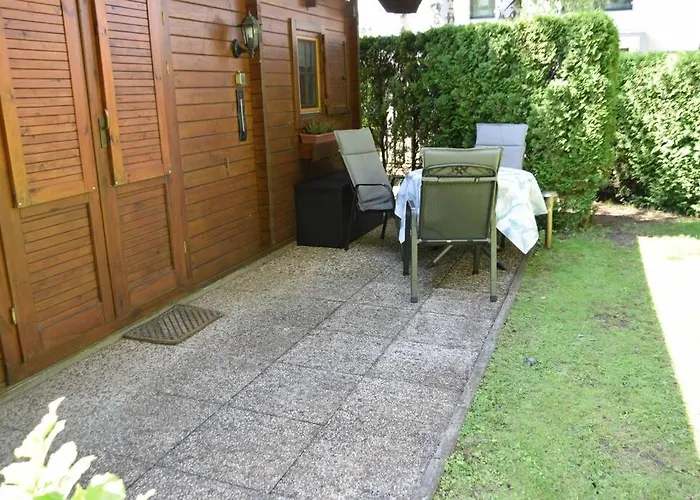 Gemuetliches Blockhaus, Waldblick, Naehe Ber/sxf *